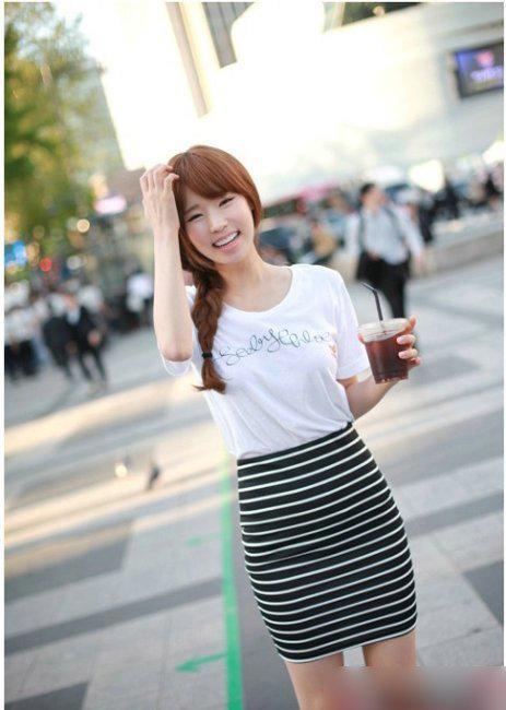 都市欲望疯狂缠绵 性感少妇邻居要了我的第一次