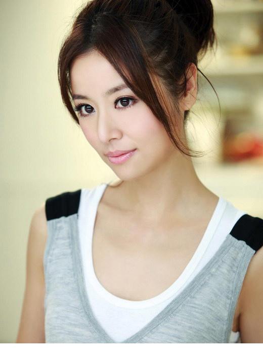 我把村花给要了后, 她又和邻村的野男人好上了