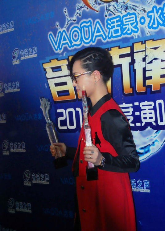 红尘相隔怨了谁