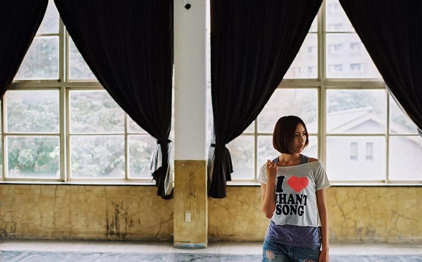 小三靠制服诱惑我老公臣服