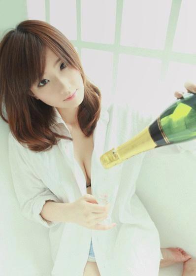 情感故事：堕落！女友吸毒我难舍她美貌