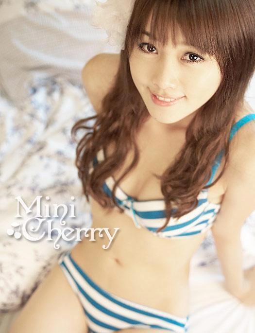 吃老公的棒棒的方法 老婆被人玩得直叫老公 不要舔那里啊唔