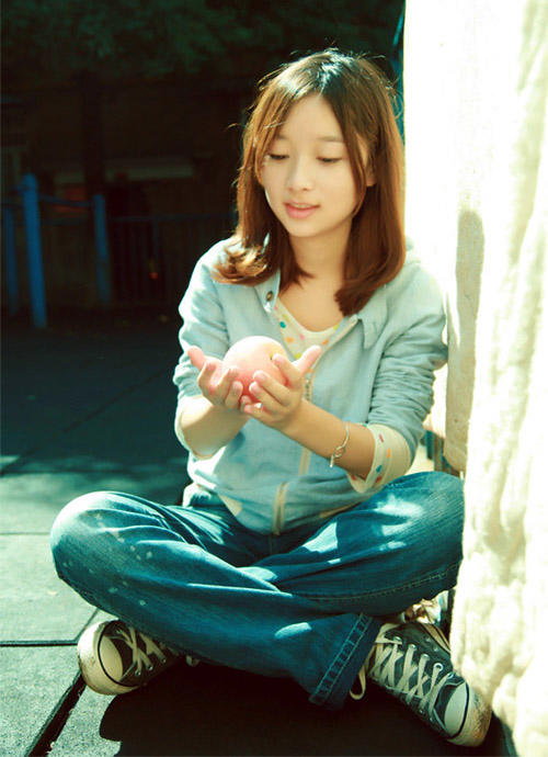 5岁女童遭猥亵后惨死 图 印度少女遭30名男子猥亵 女童下身被塞异