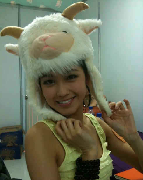 有个姑娘叫“舞弊”_生活故事