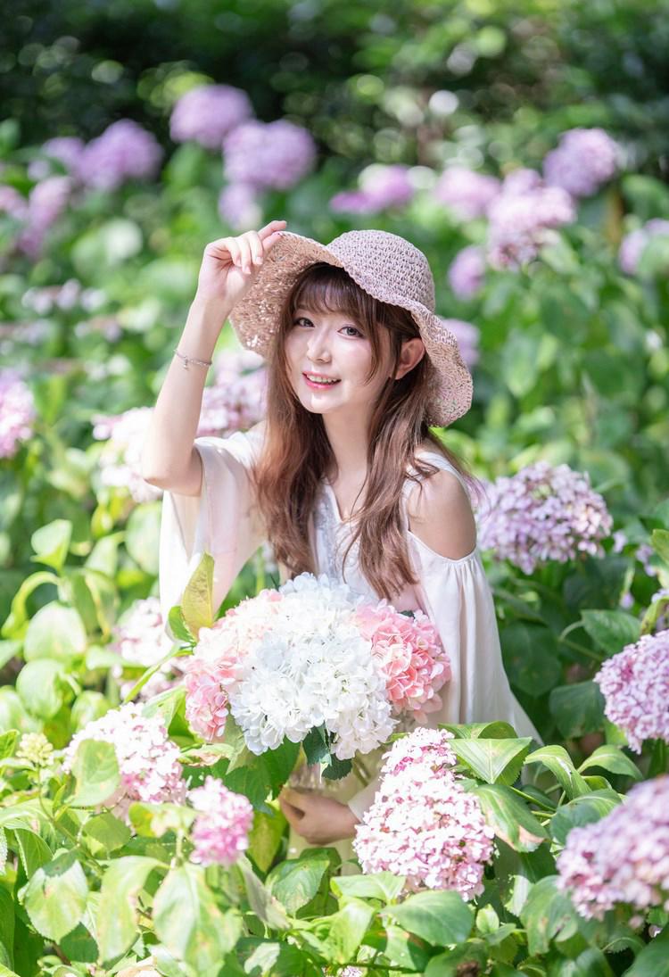 那一夜，小姐和老妇人在巷子里交换